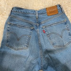 Levi’s Ribcage Straight Jeans